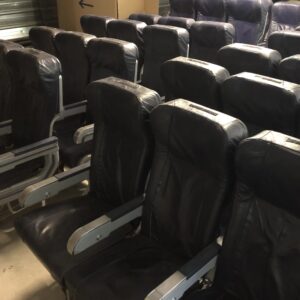 Butacas de clase turista (filas de 3) - Piel
